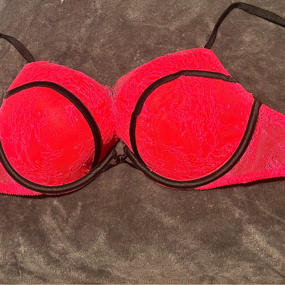 Victoria's Secret Vibrant Red Lace Bra